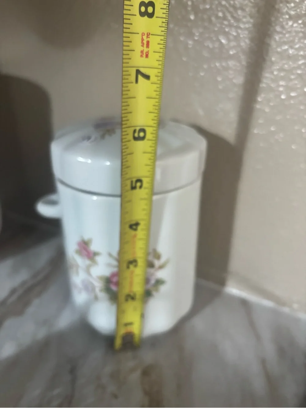 FTDA Vintage Floral Covered Porcelain canister ‎ with Lid